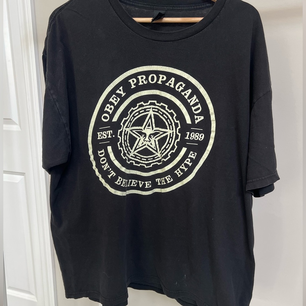 Obey Tee